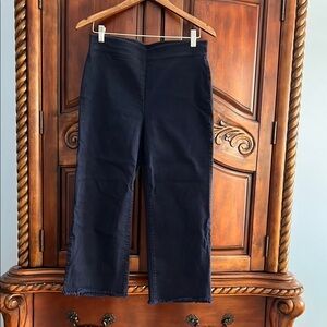 LOFT blue denim cropped pull on jeans- size 8
